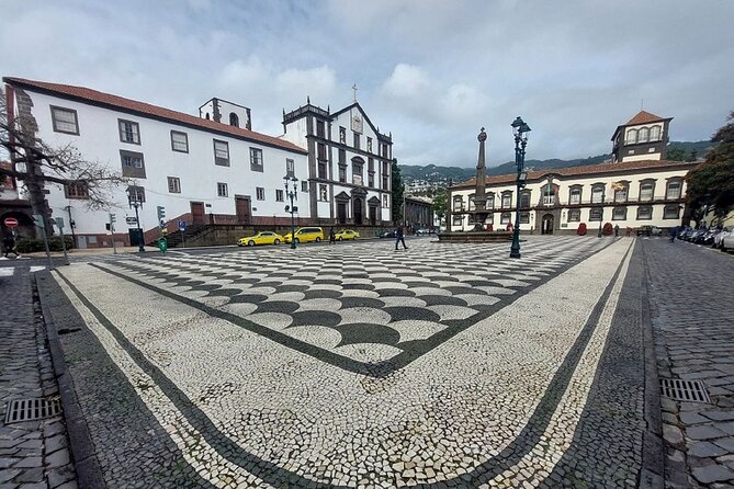 A Self-Guided Walk Through Funchal’s Historic Heart With a Local - Starting at Quinta Vigia and Santa Catarina Park