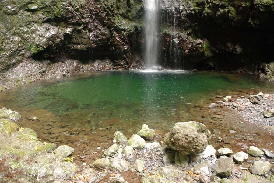 Caldeirão Verde: Queimadas PR9 Transfer and Self-Guided Hike - Why an early start can change the day