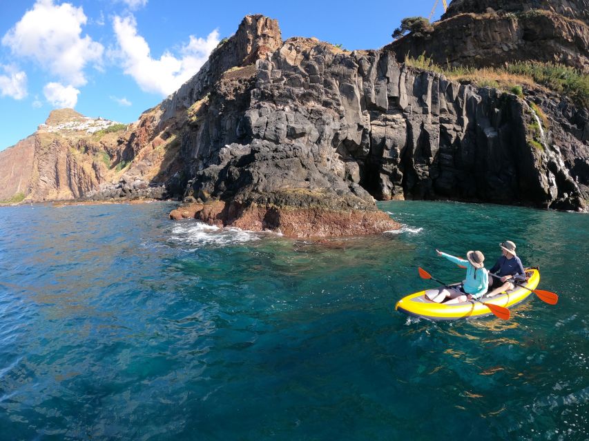 Câmara de Lobos: Private Guided Kayaking Tour in Madeira - Setting out from Câmara de Lobos Bay