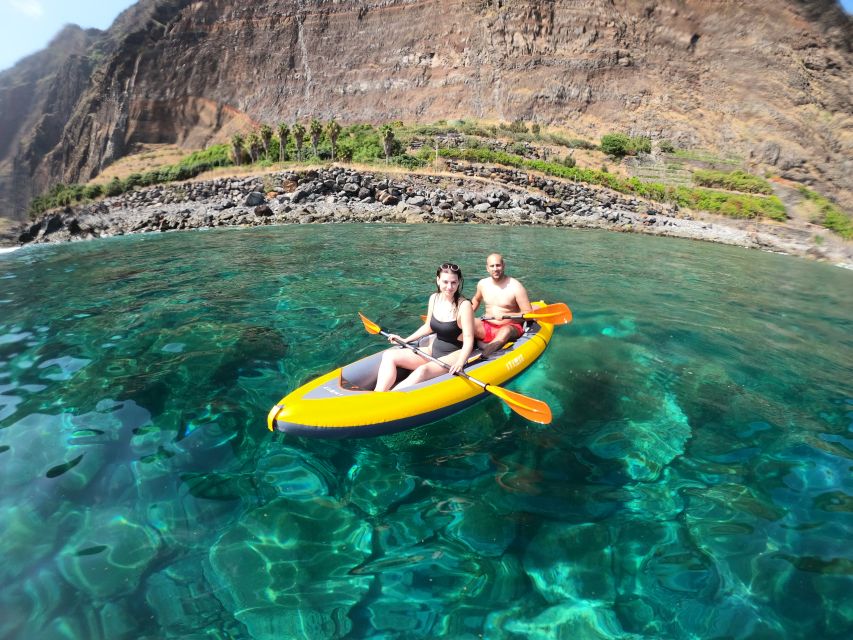Câmara de Lobos: Private Guided Kayaking Tour in Madeira - Paddling toward the Cabo Girão cliffs