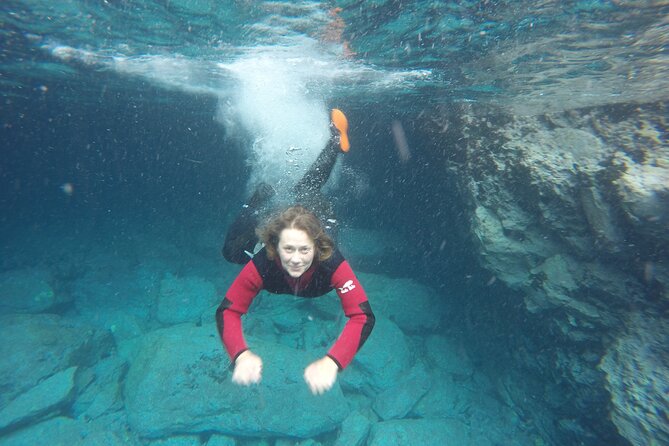 Coasteering Tour - Cliff jumping, swimming, scrambling. - What the four-hour outing feels like