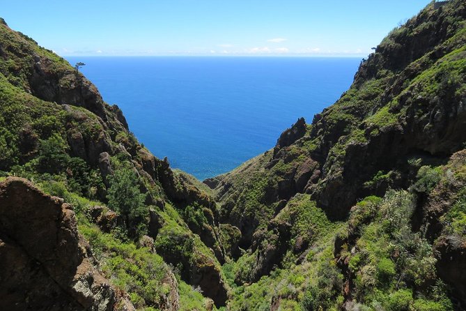 Craters of Fire - 4X4 Full-Day Tour - Lunch, group size, and the ride itself