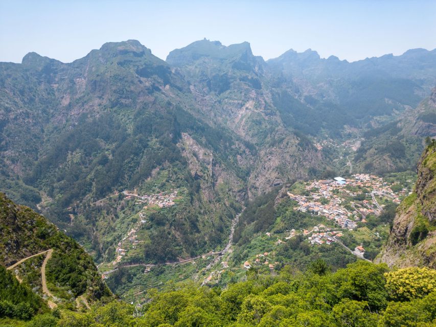 Do Funchal - Nun's Valley Tuk Tuk Tour (2h30) - Pico dos Barcelos gives you the citywide view