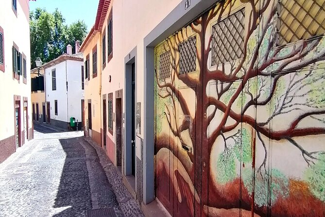 Downtown Funchal: A Self-Guided Audio Tour Through the Old City - São Luis de Tolosa Chapel and the smaller sights