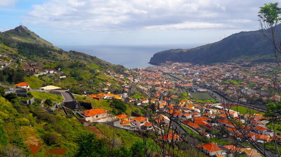 From Funchal: Machico to Porto da Cruz Larano Cliff Hike - A small group makes the guide’s stories useful