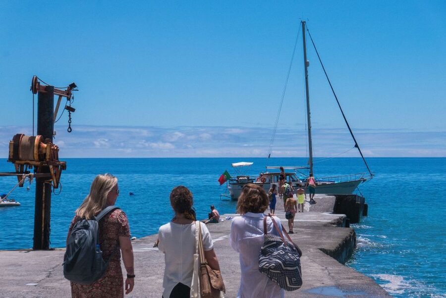 From Funchal: West Bays Sailing Tour with Lunch - Setting out from Praça do Povo in Funchal