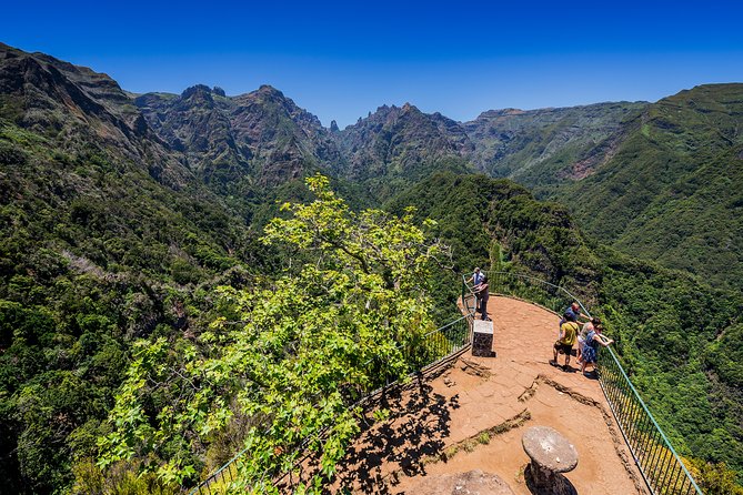 Full Day East of Madeira Tour - Santana: lunch and traditional houses