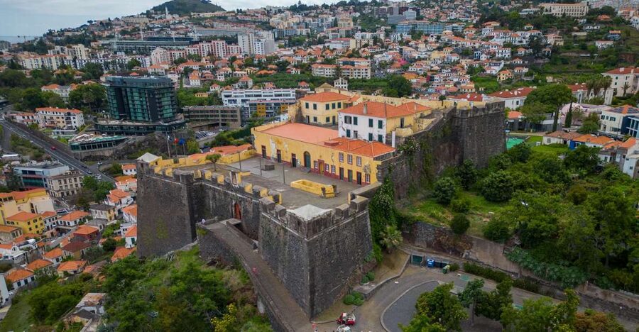 Funchal : 1 hour City Tour by Tuk-Tuk - Pico Fortress gives the tour its best viewpoint