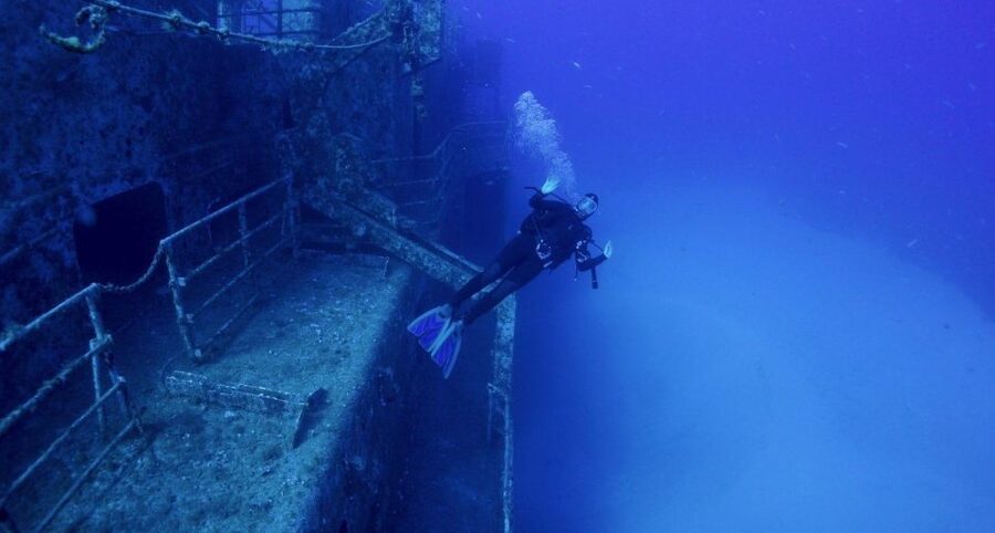 Funchal: Advanced Scuba Diving Afonso Cerqueira Wreck - What you see on the 85-meter ship