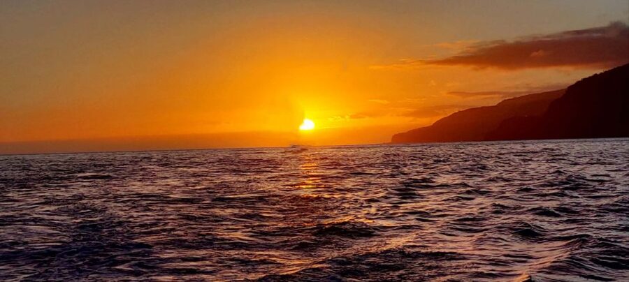 Funchal: Cabo Girão Sunset Catamaran Tour - Why this sunset cruise works so well