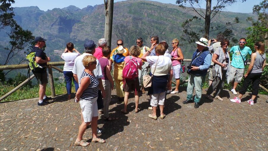 Funchal: Cabo Girão, Wines Tasting and Dolphins Watching - Cabo Girão’s glass platform and extra fee