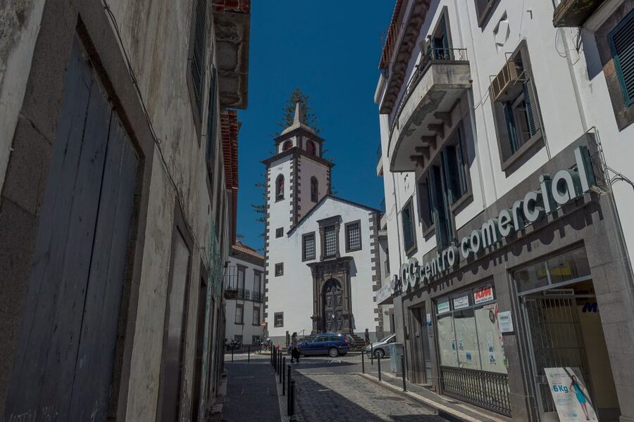 Funchal: City Highlights Tuk-Tuk Tour - Old Town lanes, Quinta Vigia, and Lido