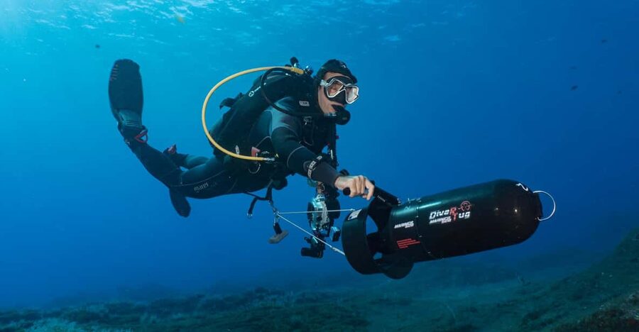 Funchal: DPV- Scooter Dive Adventure - Reaching Madeira Divepoint inside the Pestana Carlton