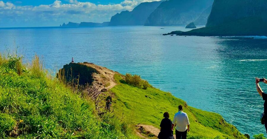 Funchal: East Madeira Island Guided Tour & Laurissilva Walk - Pico do Areeiro starts the day above the clouds