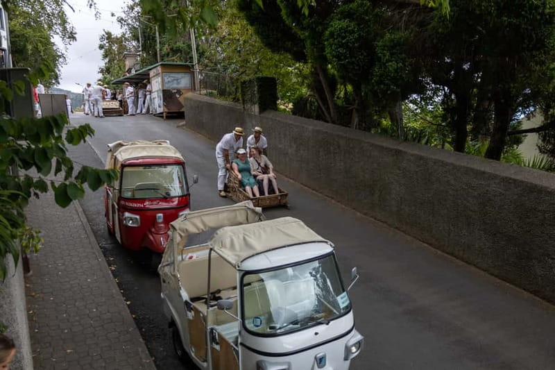 Funchal: Guided Tuk Tuk Tour to Toboggan Rides & Old Town - A useful pause at Marmeleiros viewpoint