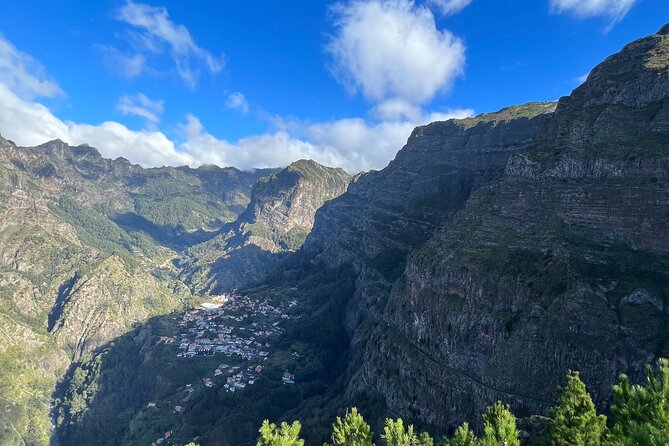 Funchal highlights 5h Private Tour in Madeira - Cristo Rei and the view over Garajau