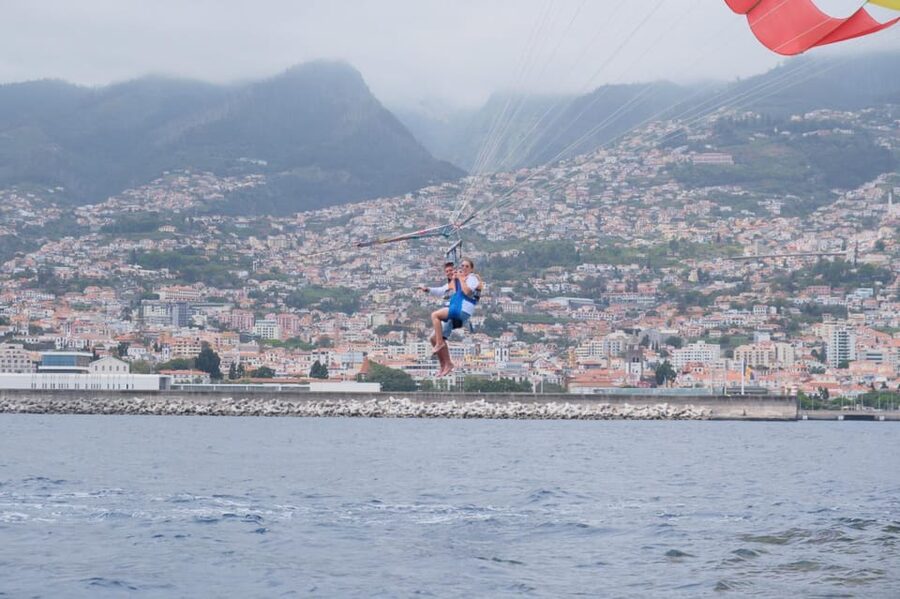 Funchal: Parasailing Tour on the Coast of Madeira Island - What happens during the 30-minute outing