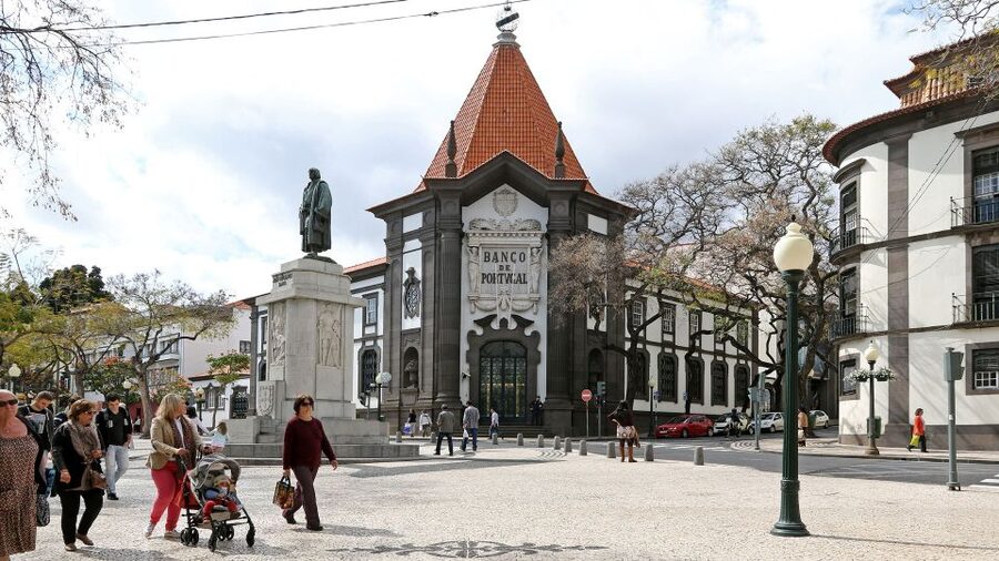 Funchal: Private Guided Walking Tour - Inside Funchal Cathedral