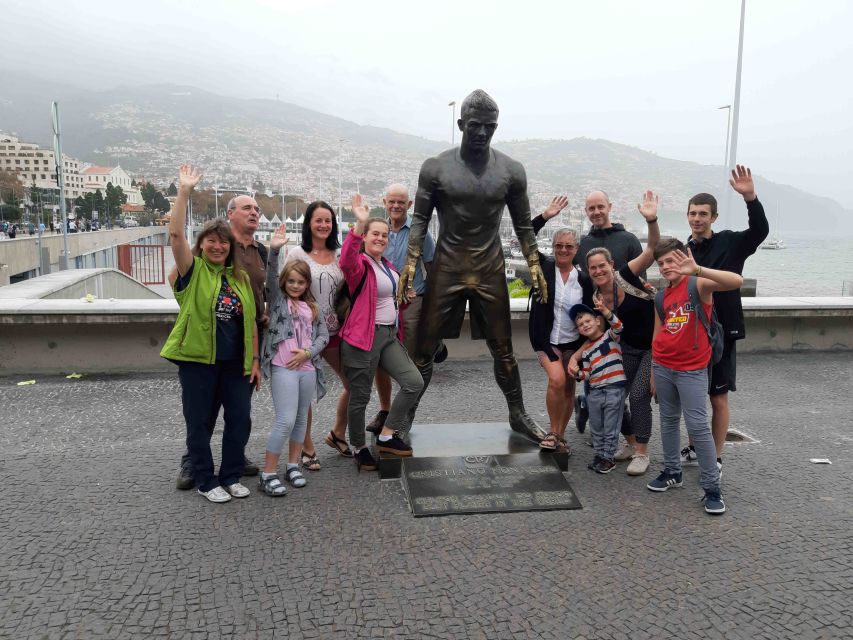 Funchal: Private Guided Walking Tour - Guide language and the importance of clear commentary