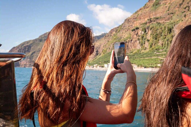 Funchal: Speedboat tour- SEE THE ISLAND AND LIFE AT SEA - Setting out from Funchal Marina