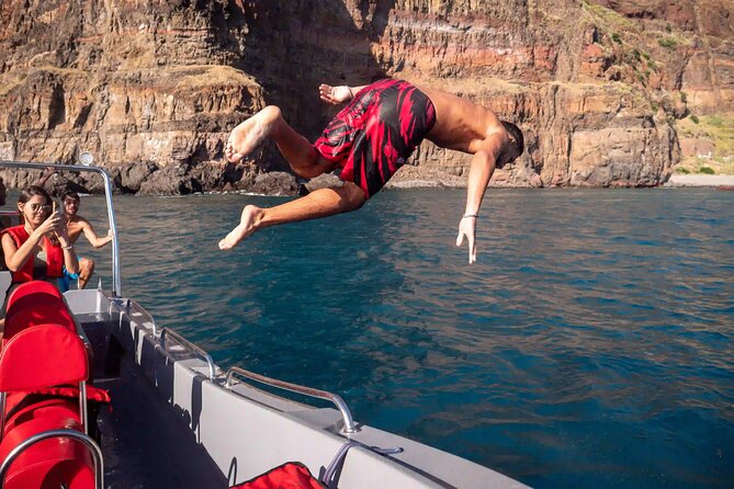 Funchal: Speedboat tour- SEE THE ISLAND AND LIFE AT SEA - Madeira’s cliffs, terraces, and coves from the sea