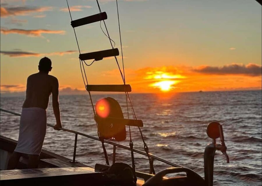 Funchal: Sunset Tour on Traditional Madeiran Boat w/ Drinks - Key points to know before you book