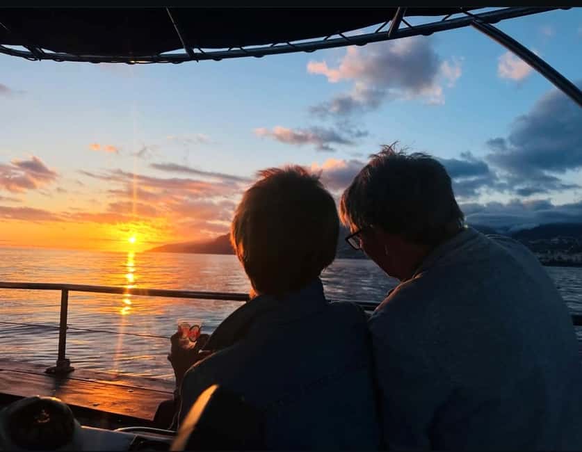 Funchal: Sunset Tour on Traditional Madeiran Boat w/ Drinks - The sunset finale at Cabo Girão