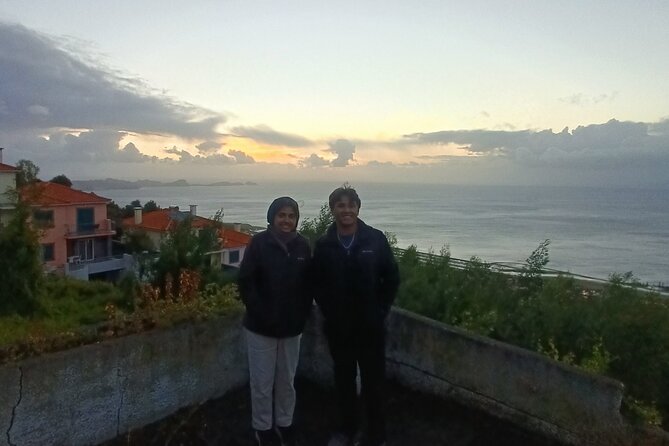 Half day Tour From 0 To 1818 Meters To Pico Do Arieiro Sunrise - Waiting for sunrise at Pico do Arieiro