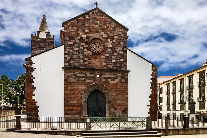 Hop-on Hop-off Bus Tour and Catamaran Whale & Dolphin Watching - A smart way to see steep-sided Funchal