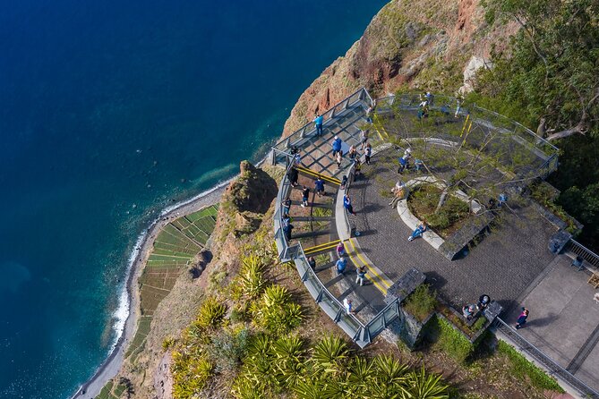 Jeep Safari 4x4 West Madeira - Porto Moniz - Fanal - Cabo Girão - Poncha, coffee, and a useful pause