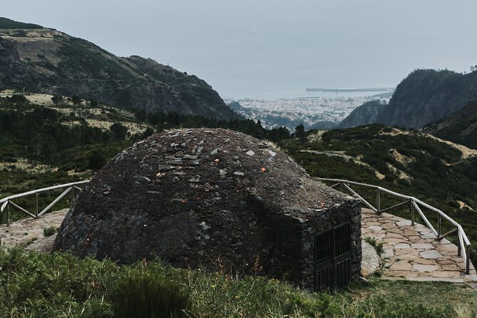 Jeep Tour to East ( Pico Arieiro, Santana, Faial, Caniçal) - Santana: lunch and Madeira’s traditional houses