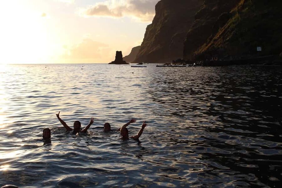 Madeeira: Sunset dinner cruise - Why an evening at sea works so well in Madeira