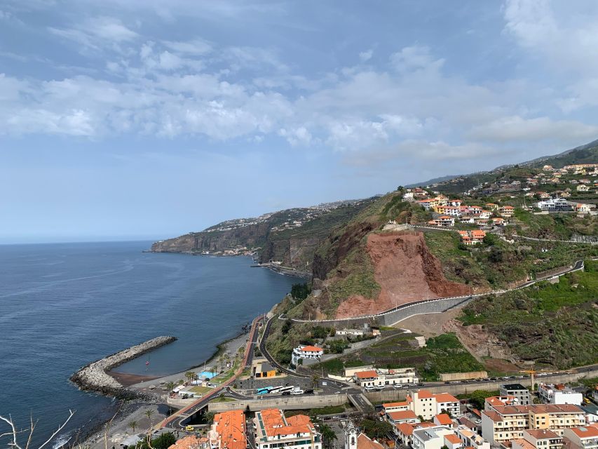 Madeira: 4 hours Classic Jeep tour in Central Madeira - Câmara de Lobos, a fishing village with a local feel