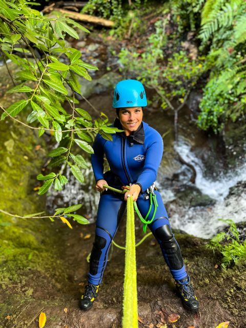 Madeira: Beginner Canyoning - Level 1 - Getting ready with the right canyoning equipment