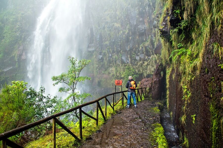 Madeira: Enjoy a Guided Levada Walk in the Rabaçal Valley - Reaching the 25 Fontes lagoon