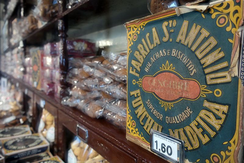 Madeira: Food and Wine Walking Tour in Funchal - Poncha at a local tavern