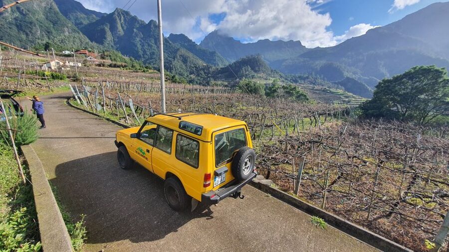 Madeira: Full-Day Jeep Tour with Guide and Pickup - São Vicente and Véu da Noiva: a scenic run along the north