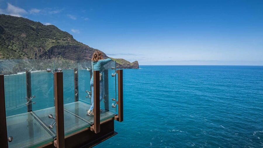 Madeira Funchal:East Tour Pico Arieiro & Santana&Laurissilva - Faial’s Guindaste glass walkways