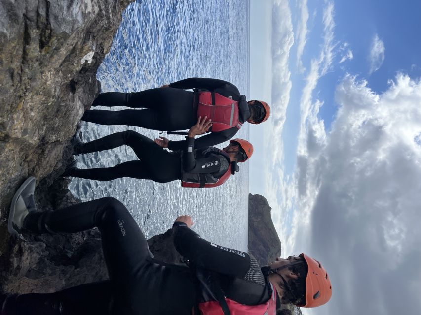 Madeira: Garajau Coastal Hike and Cliff Jumping - Starting at Lokoloko and getting ready