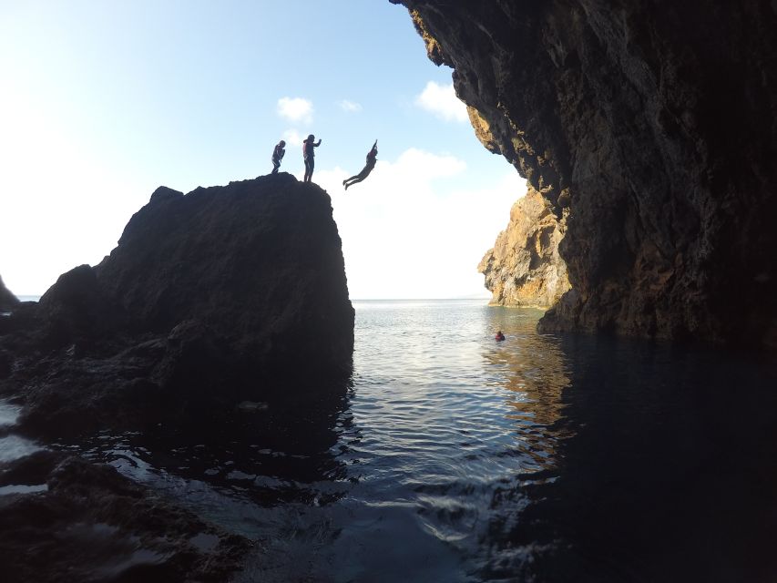 Madeira: Half-Day Coasteering Tour - Baia d’Abra, where the route begins