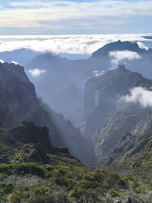 Madeira: Half-Day Pico Arieiro Jeep Tour - Portela viewpoint and the north side