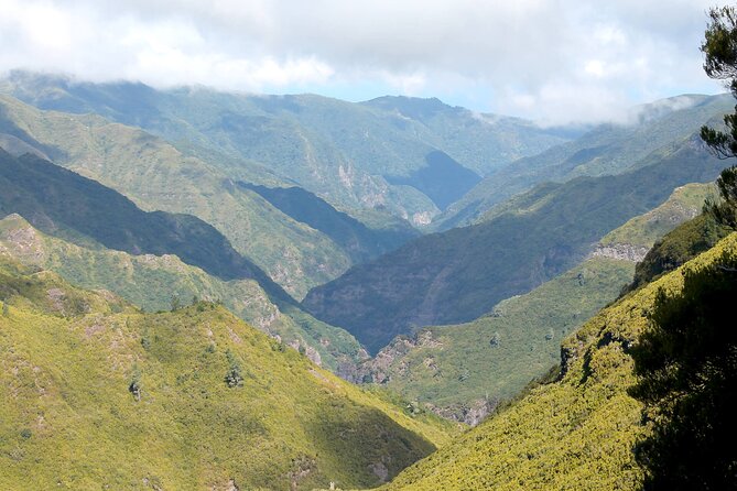 Madeira Lakes - Levada do Alecrim - Following the Alecrim Levada for four hours