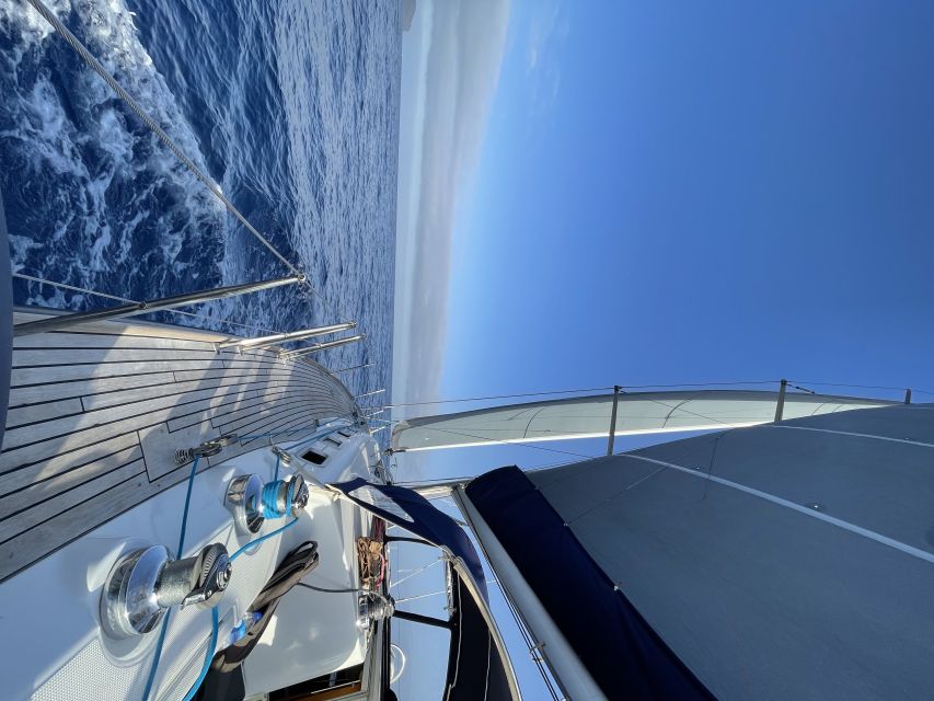 Madeira: Luxury Yacht & Sailing Sunset Tour - Finding the blue-hulled yacht at Cais 8