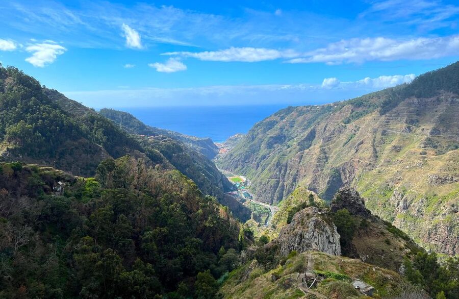 Madeira North Offbeat: Boaventura, Sao Vicente, Pta Delgada - Coffee and cliff views at Fajã dos Padres