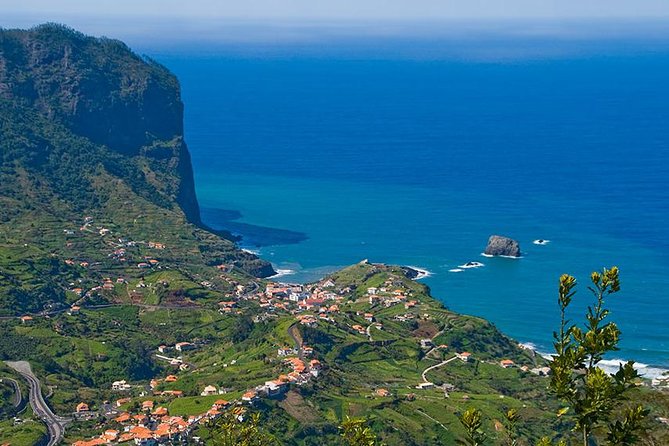 Madeira Northern Wonders Tour from Funchal - São Jorge, vineyards below the mountains