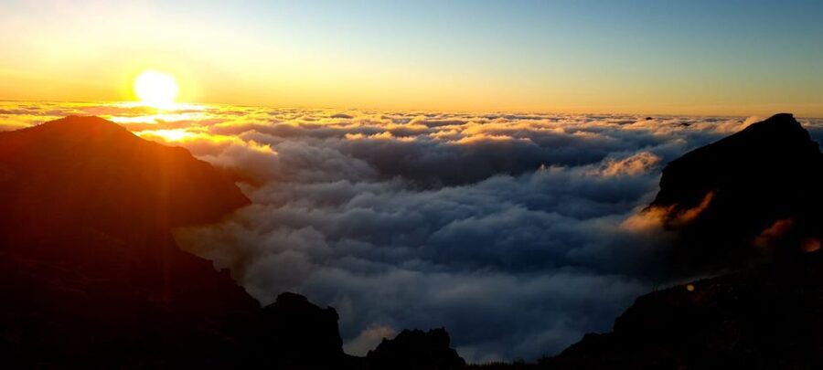 Madeira: Pico do Arieiro Sunrise with East and West Tour - Pico do Arieiro sunrise at 1,818 metres