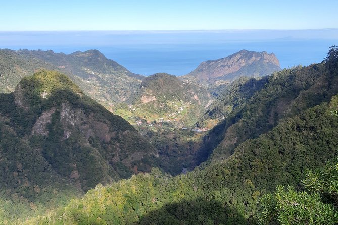 Madeira: Private 1.5-Kilometer Levada dos Balcões Hike PR11 - Reaching the Balcões Belvedere