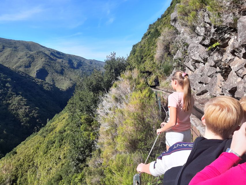 Madeira: Private Walking Tour of Levada das 25 Fontes PR6 - Reaching the 25 Fontes waterfall lagoon