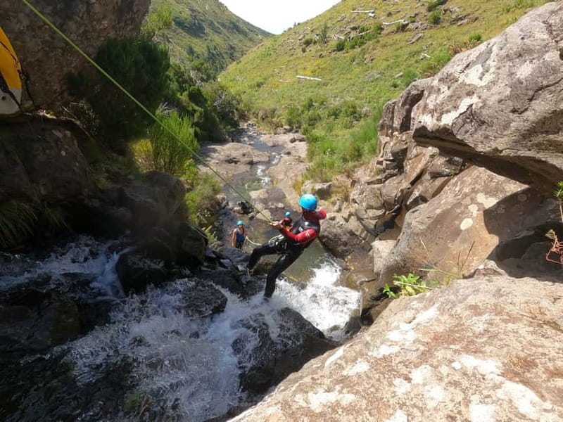 Madeira : Ribeira das Cales Canyoning (Level 1) - A pause for water, chocolate, and a breather