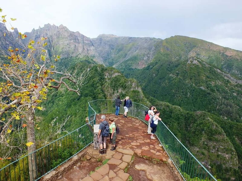 Madeira: Santana Jeep Safari and Balções Levada Walk - Santana’s thatched houses and a two-hour break